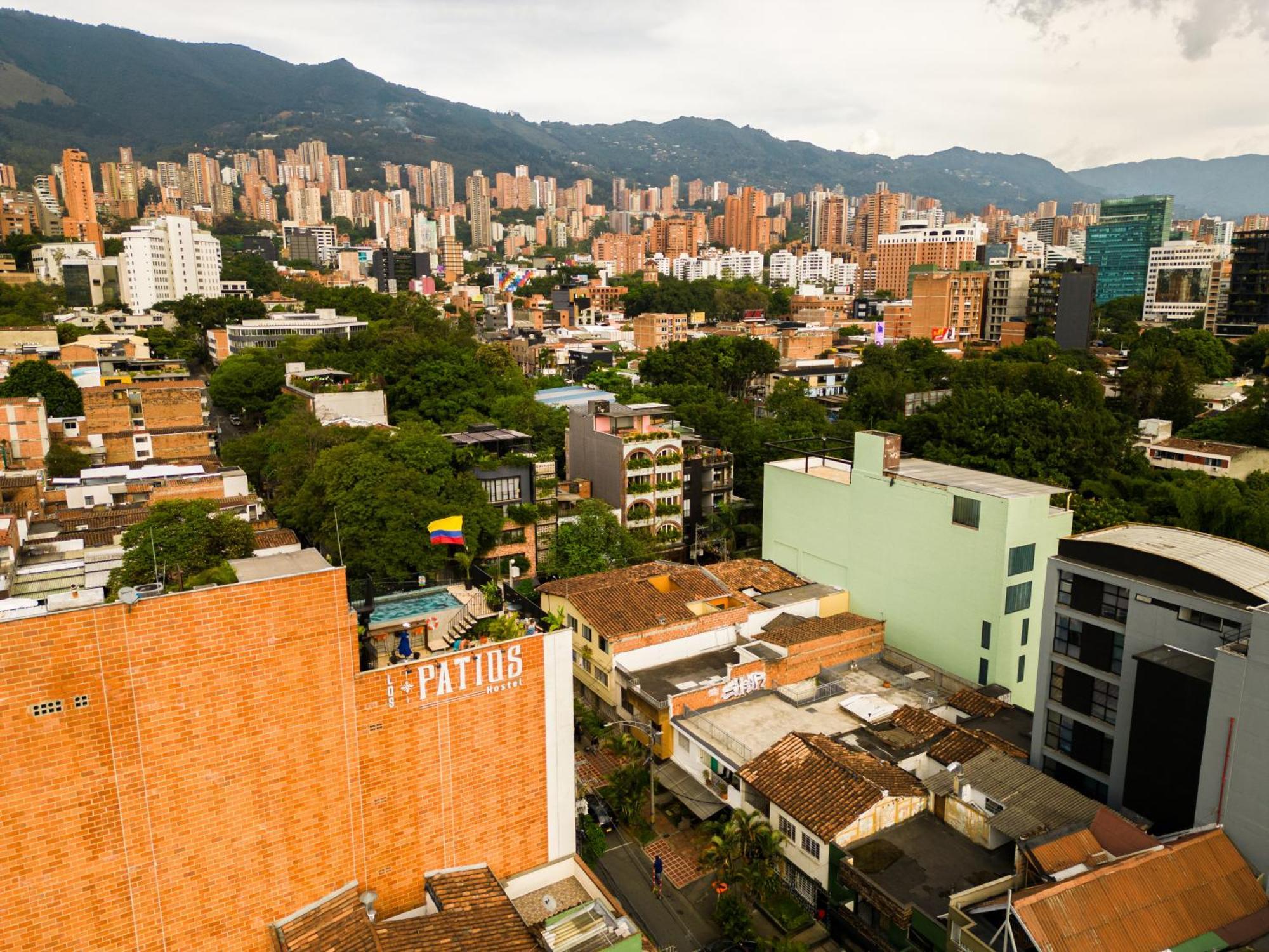 Los Patios Hostel Medellin Ngoại thất bức ảnh